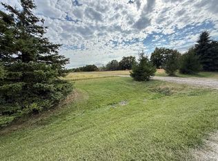9883 Metcalf Rd, Avoca, MI 48006