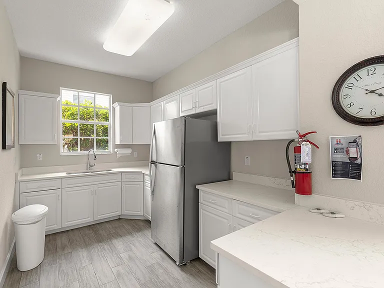 5270 Neil Dr — Photo 25
