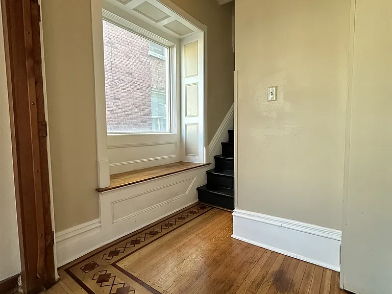 975 N Church St — Photo 7