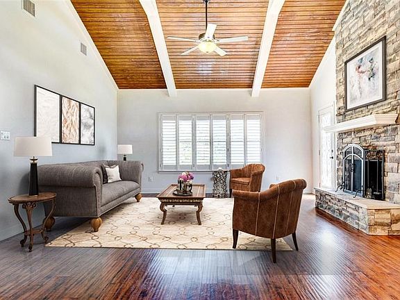 5th image of 296 Makaha Dr