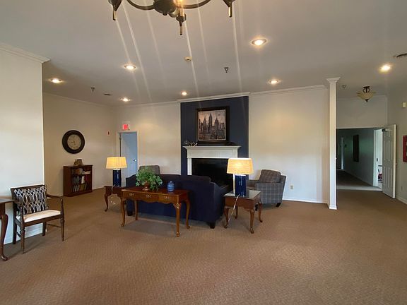5th image of 121 Primrose Ln