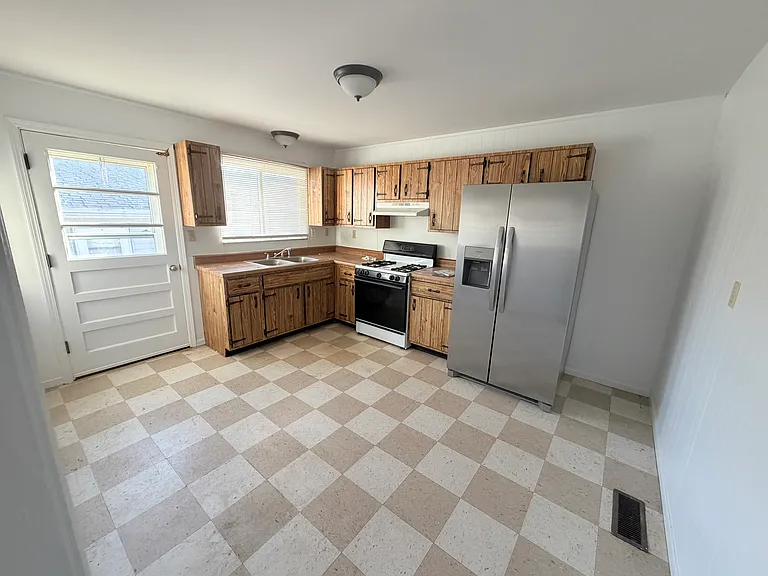 210 Beau Maye Ave #5 — Photo 1