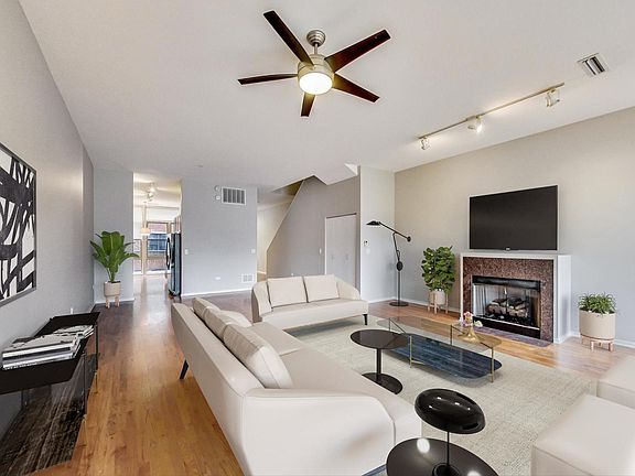 3rd image of 324 N Jefferson St APT 302