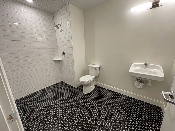 4th image of 60 Shirley Ave #209