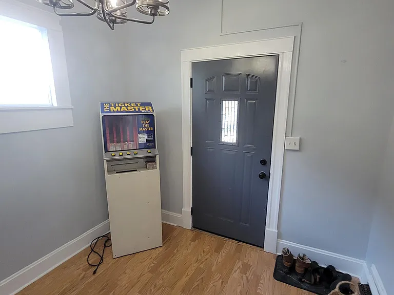 3309 Davenport St — Photo 6