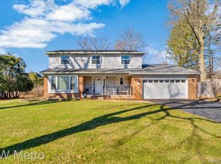 28671 Green Castle Rd, Farmington, MI 48334