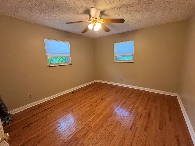 322 Norfolk Cir — Photo 6