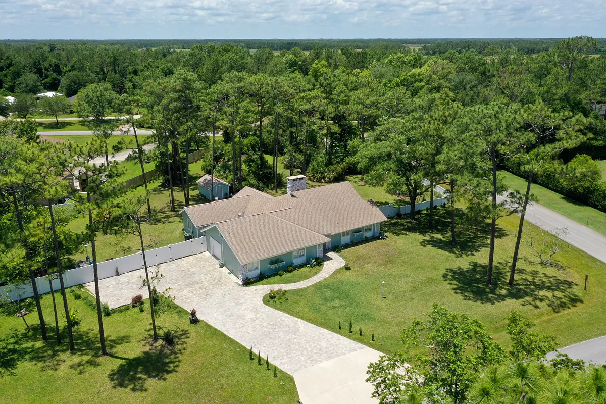 Building Photo - 213 Riverbend Rd