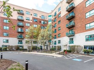 175 Cottage St APT 415, Chelsea, MA 02150