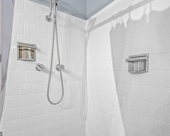 7432 Dumosa Ave #1/2 — Photo 17