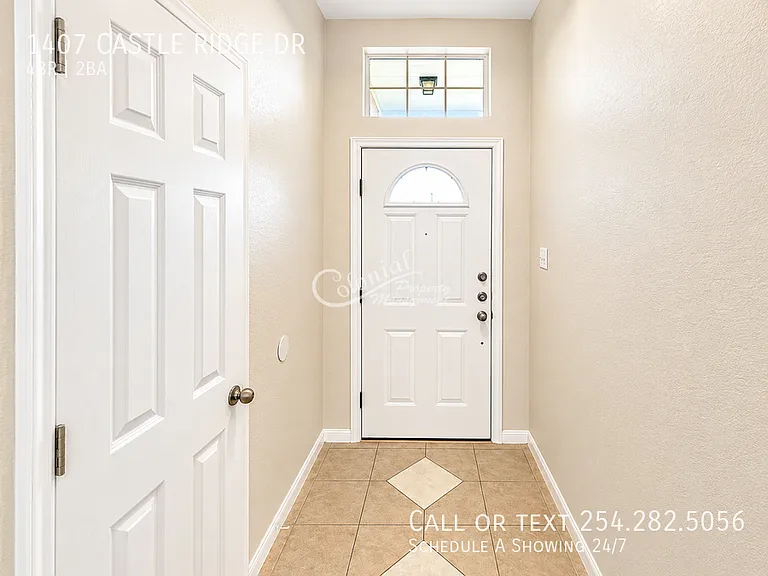 1407 Castle Ridge Dr — Photo 2