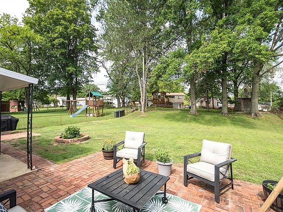 3rd image of 2389 Wesford Dr