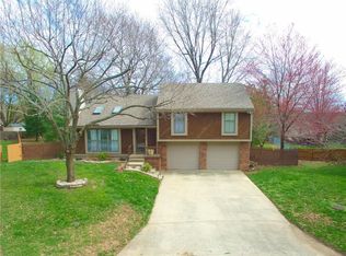 12917 S Arapaho Dr, Olathe, KS 66062