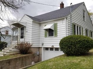 1336 Florence Ave, Clinton, IA 52732