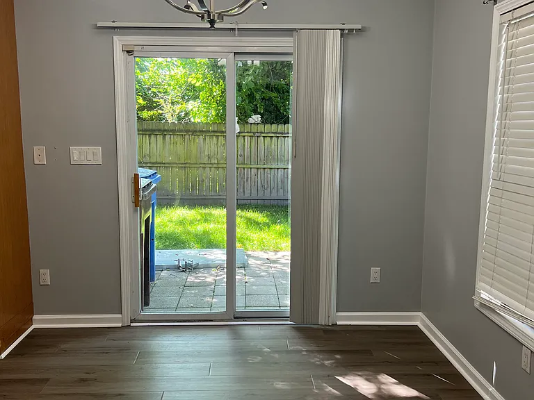 4153 Everett St — Photo 10