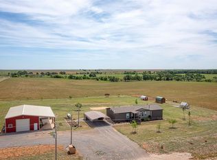 12702 N 1740th Rd, Erick, OK 73645
