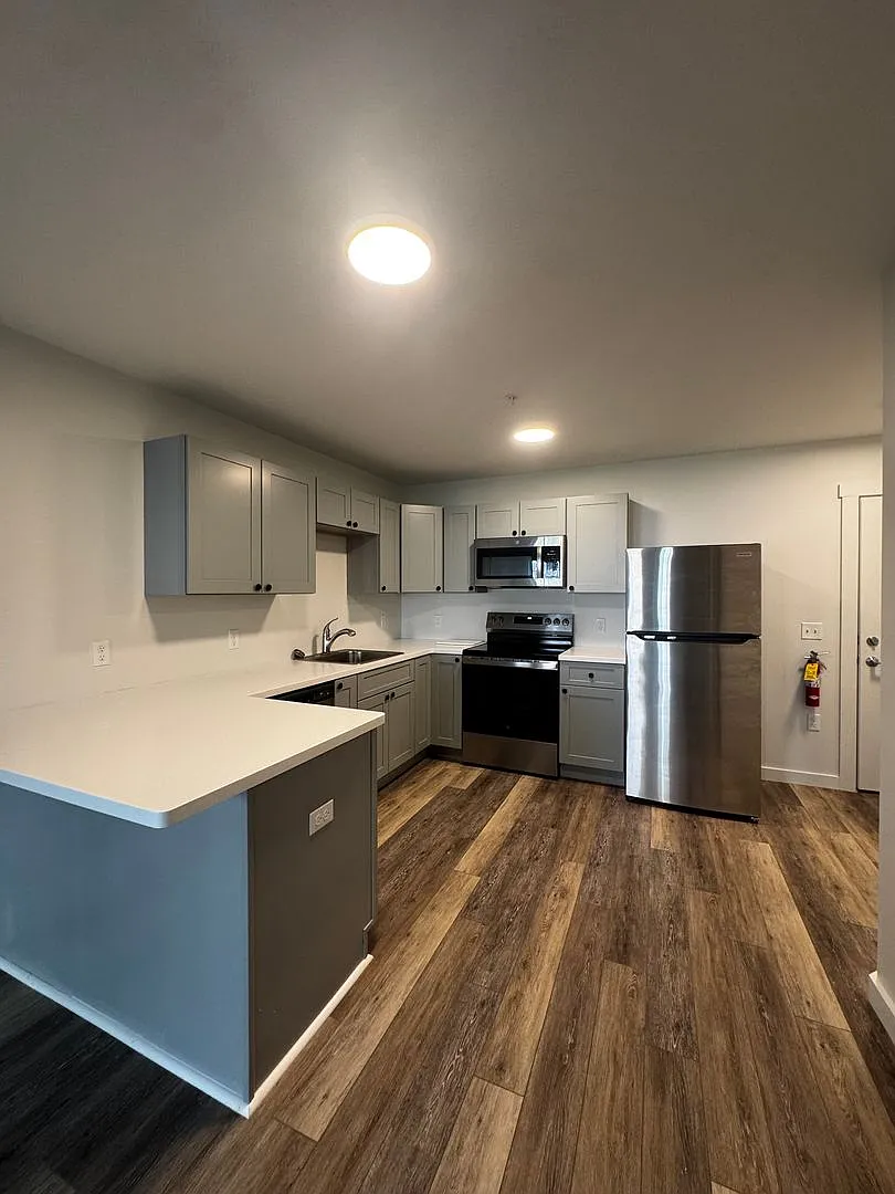 4 Gordon Lane — Photo 2