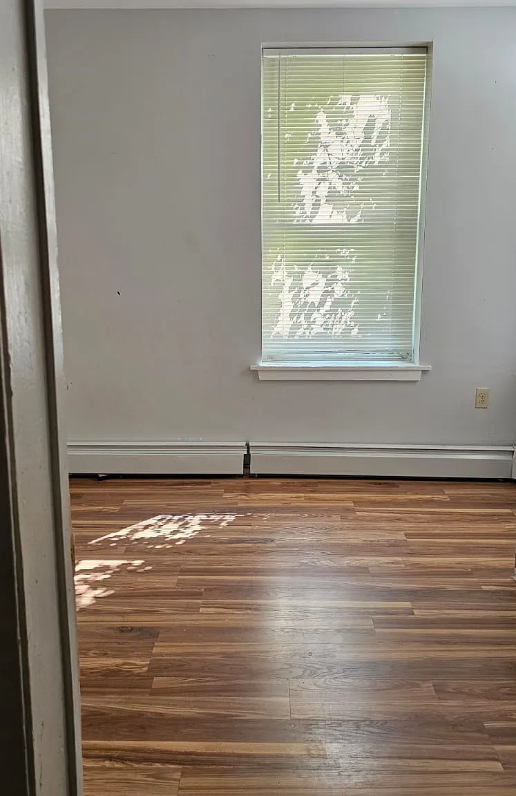 4 bed, 1.5 bath, $2,000 — Photo 4