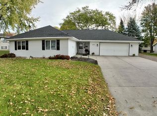 2507 9th St SW, Willmar, MN 56201