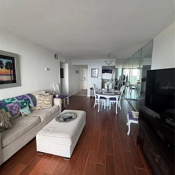 9 Forbes Pl #405 — Photo 8