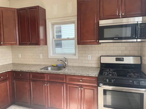 287 Van Nostrand Avenue image 1 of 10