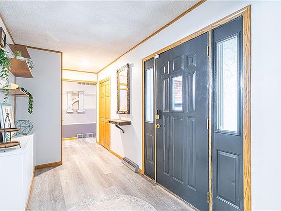 4th image of 2427 Westminister Ln