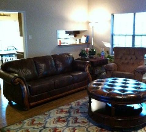 2nd image of 1101 Larkspur Ln
