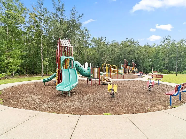5240 Peach Dr — Photo 41