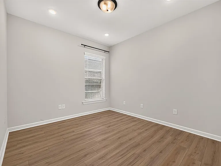 10726 Sky Creek Ln — Photo 27
