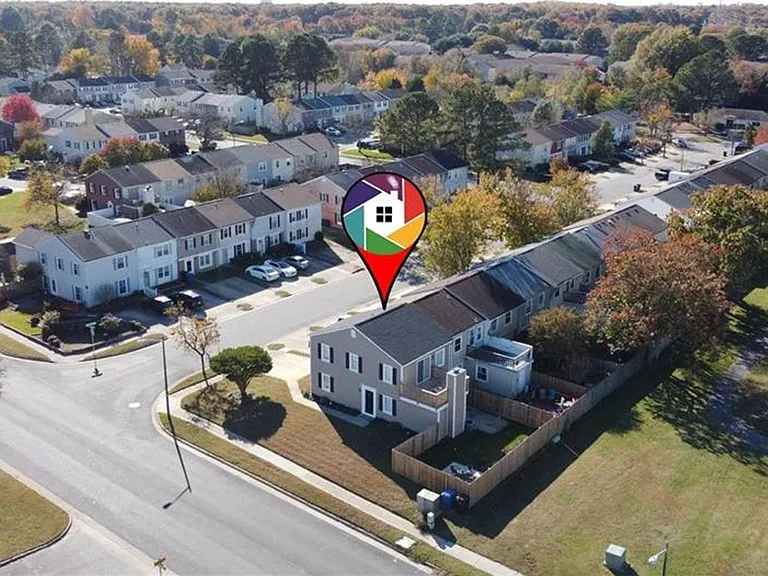 5900 Clear Springs Ct — Photo 25