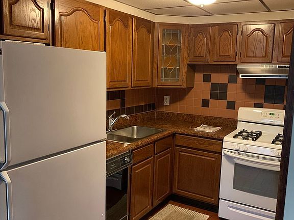 5th image of 1064 N Academy Ave
