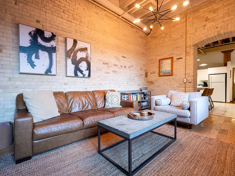 110 N Harbor Dr #104 — Photo 29