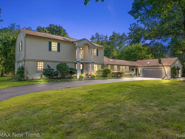 1450 Lenox Rd, Bloomfield Hills, MI 48304
