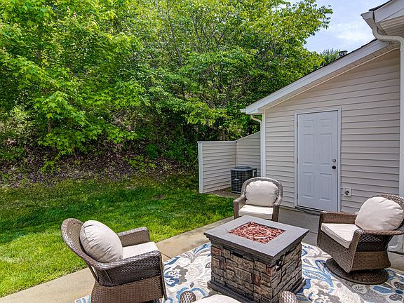 4th image of 5946 Hollow Wood Ct