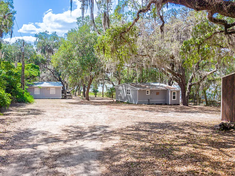 E Cowpen Lake Rd — Photo 19