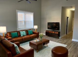 1753 Augusta, Chicago, IL 60622