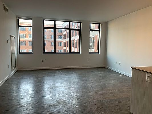 3rd image of 125 Parkside Ave APT 6G