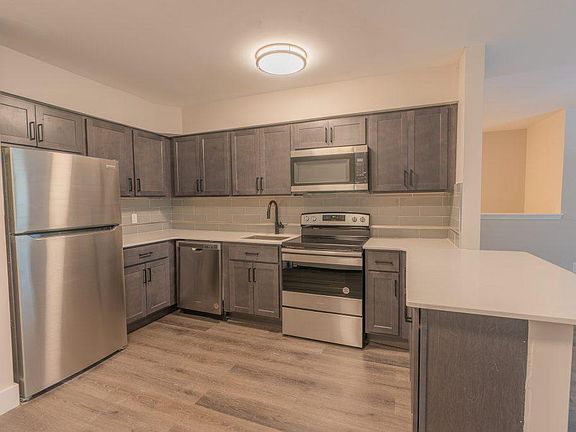2nd image of 222 W Groveland Ave #69868b293