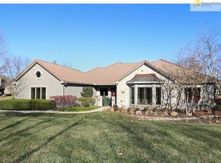9007 Pine St, Lenexa, KS 66220