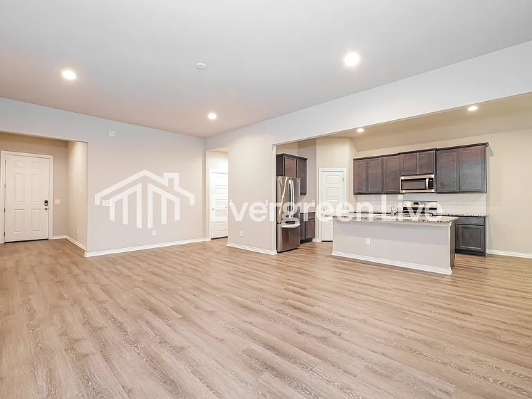 10617 SW 20th St — Photo 3