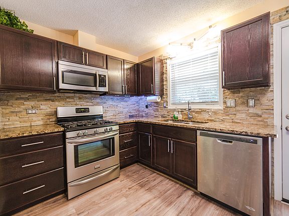 3rd image of 589 Newlin Ct