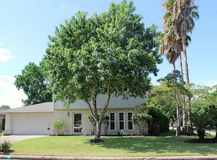 10011 Sparrow St, La Porte, TX 77571