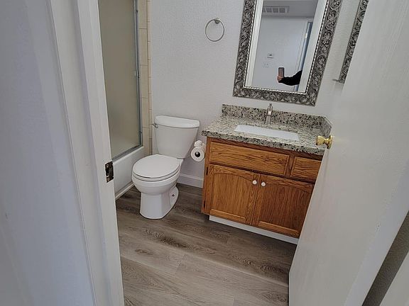 3rd image of 2512 Larkspur Ln