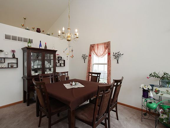 3rd image of 7425 Fordham Ln