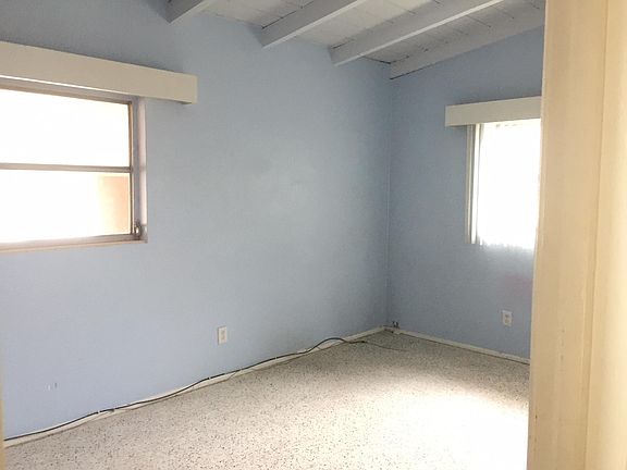 4th image of 2881 Bay St