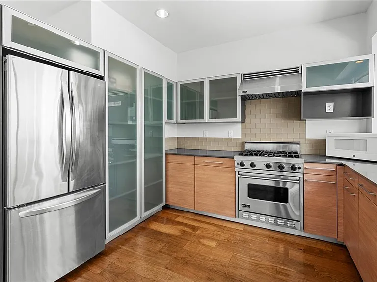 4151 Redwood Ave #305 — Photo 10