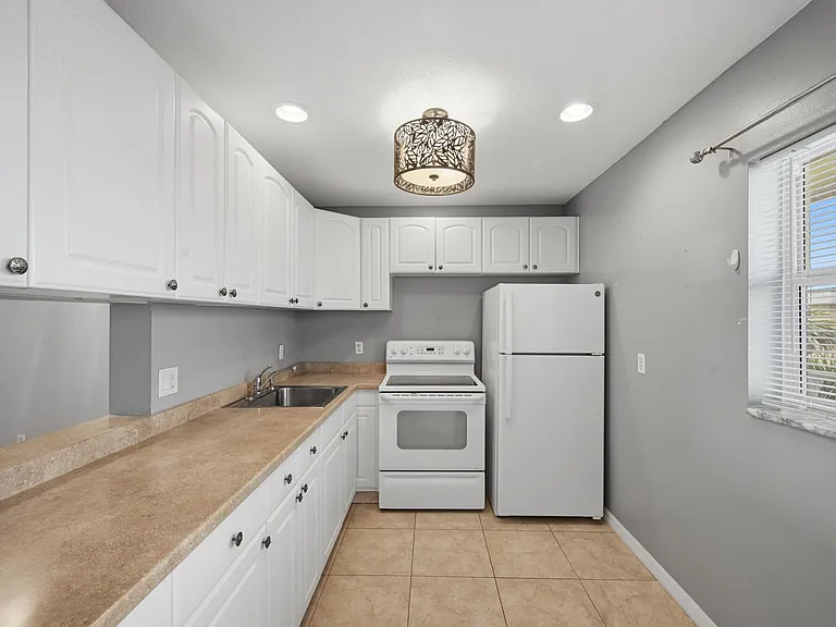 130 NE 26th Ave #4090 — Photo 3