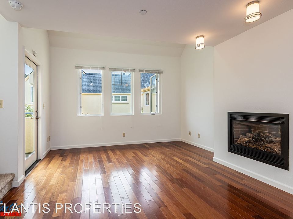 1st image of 132 Clay St APT 4