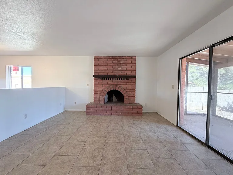 2864 E Wilcox Dr — Photo 10