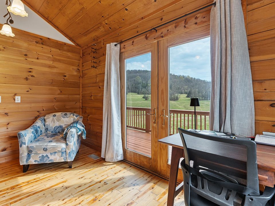 28th image of 2063 Kennedy Creek Rd